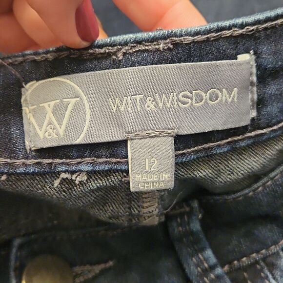 Wit & Wisdom Women's Dark Wash Skinny Jeans w/ Raw Hem Size 12 - Picture 8 of 8